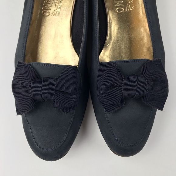 Ferragamo Classic Navy Bow Suede Flats - Picture 8 of 8